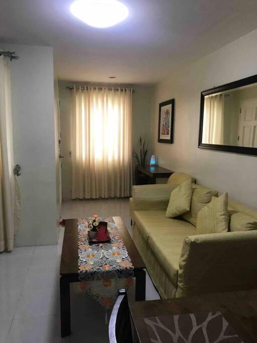 3 Bedrooms 3 Baths Victorian Style Townhouse Fully Furnished バタンガス エクステリア 写真